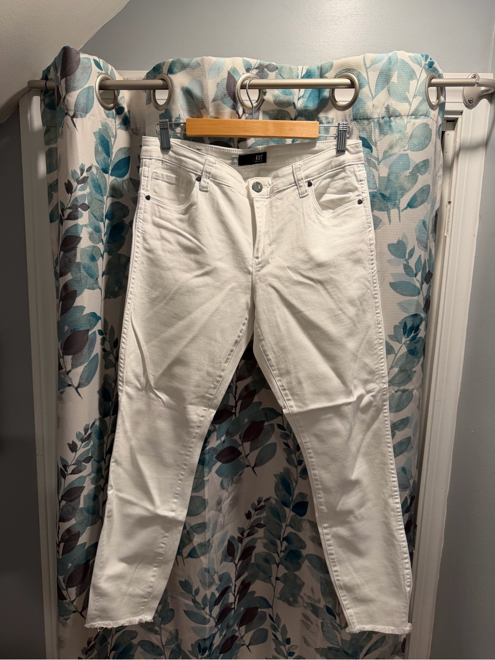 Kut from the Kloth White Skinny Jeans